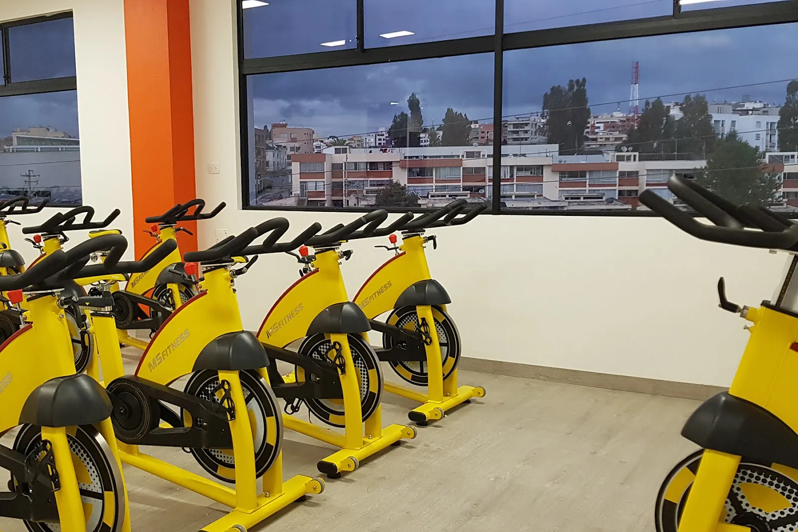 Clase de Cycling by SPIVI en Upgrade Fitness Center, Quito